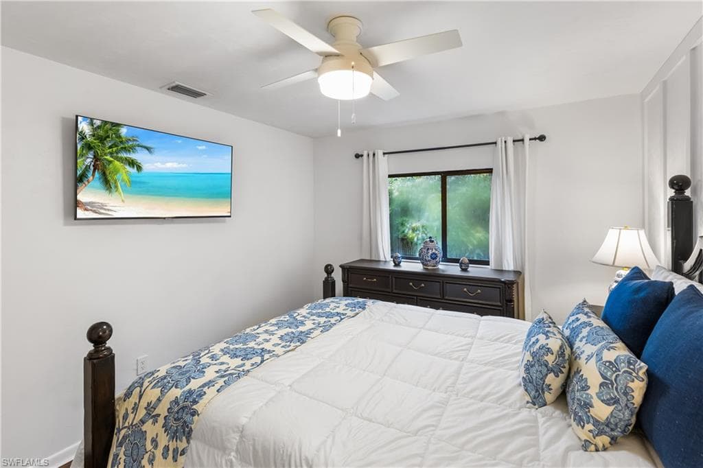 65 Tahiti Rd, Marco Island, FL 34145-14
