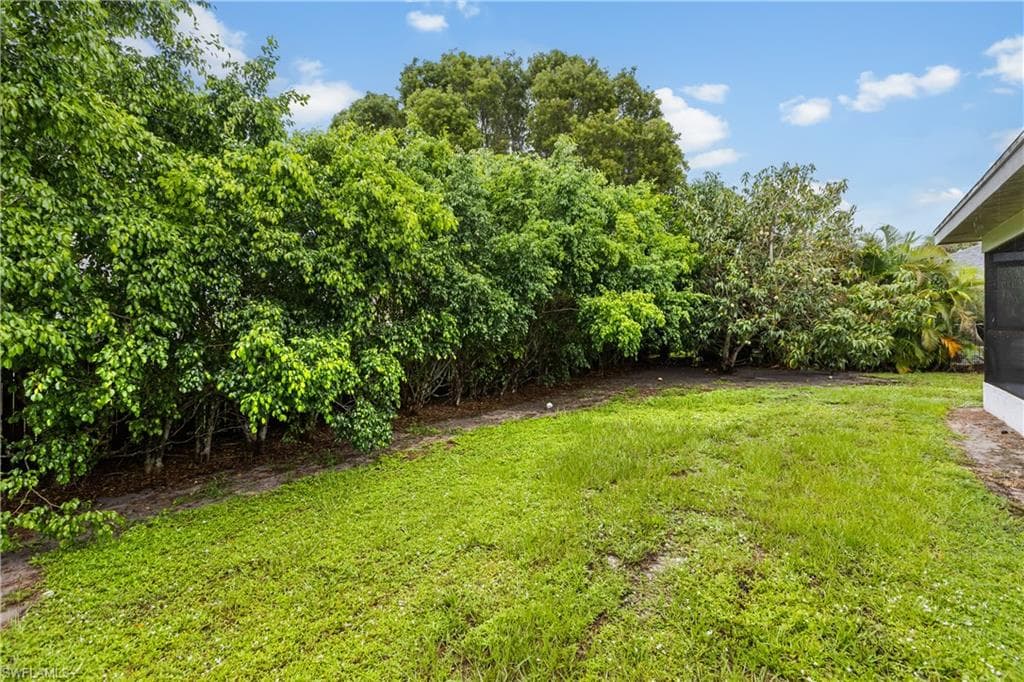 65 Tahiti Rd, Marco Island, FL 34145-38