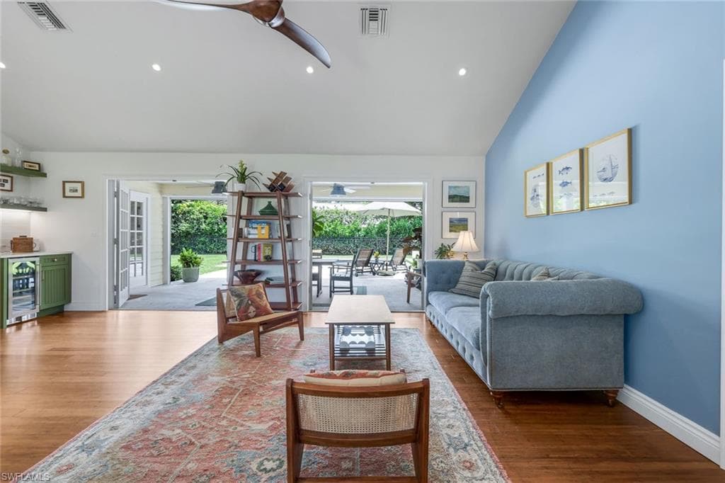 2319 Queens Way, Naples, FL 34112-8