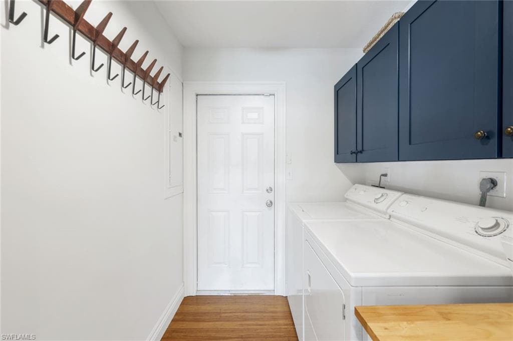 2319 Queens Way, Naples, FL 34112-21