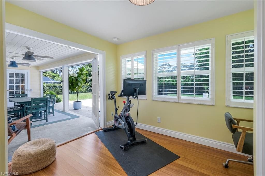 2319 Queens Way, Naples, FL 34112-22