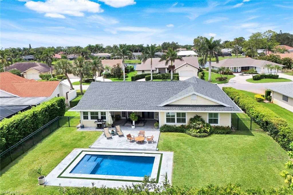 2319 Queens Way, Naples, FL 34112-2