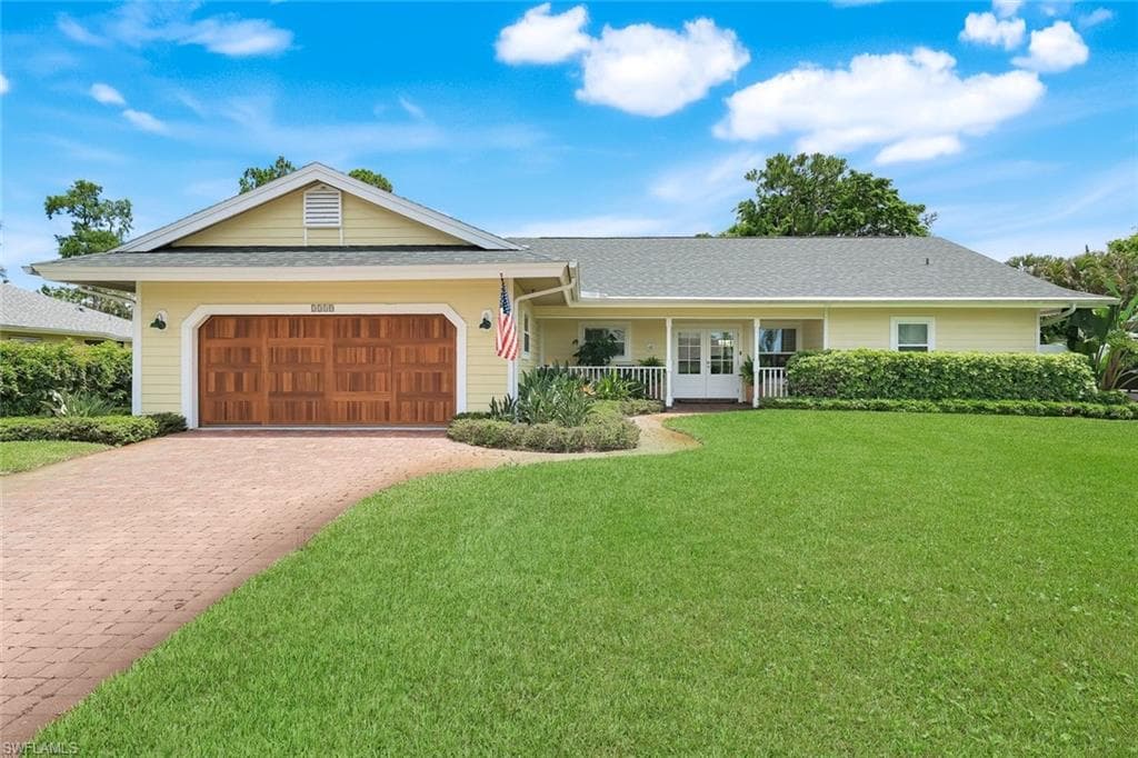 2319 Queens Way, Naples, FL 34112-4