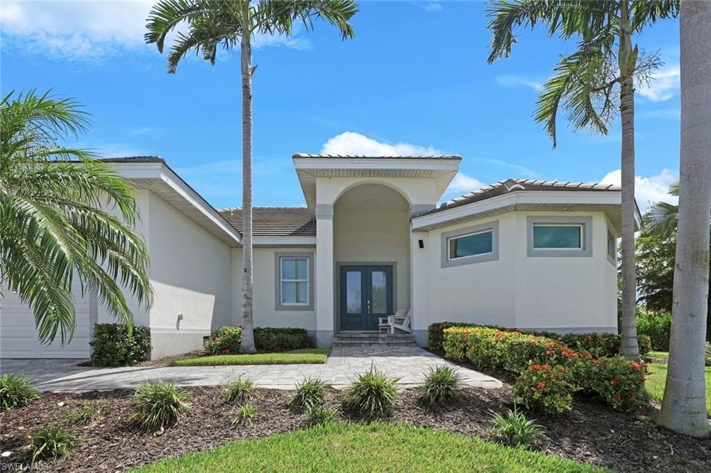 101 Bald Eagle Dr, Marco Island, FL 34145-8