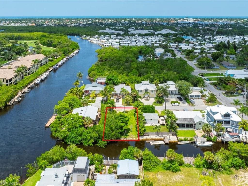 2977 Poplar St, Naples, FL 34112-1