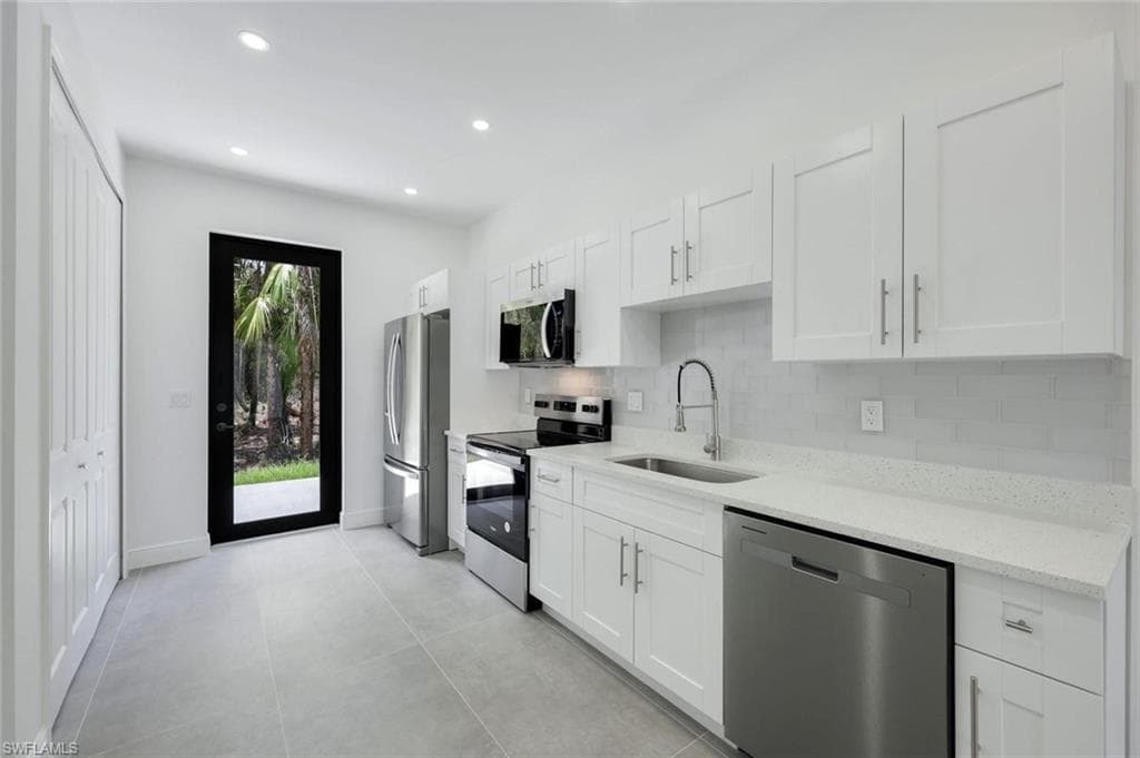 4393 32nd Ave SE, Naples, FL 34117-21