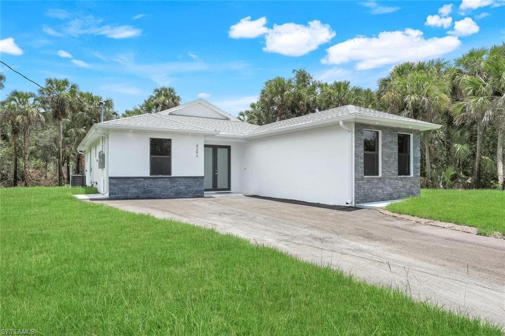 4393 32nd Ave SE, Naples, FL 34117-2