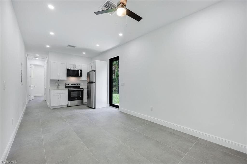 4393 32nd Ave SE, Naples, FL 34117-4