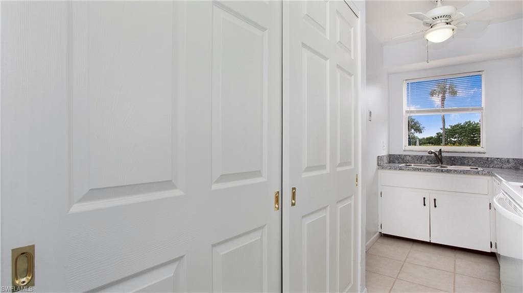 600 Valley Stream Dr C-1, Naples, FL 34113-11
