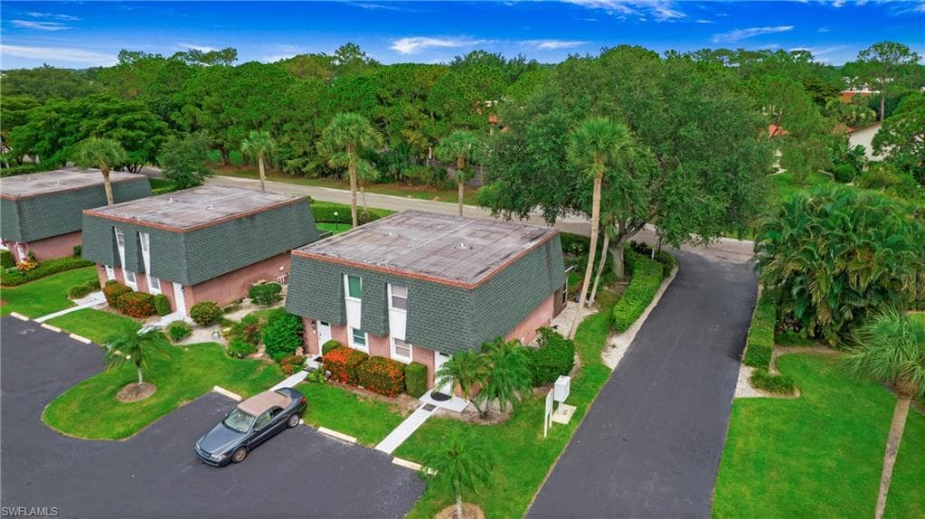 600 Valley Stream Dr C-1, Naples, FL 34113-37