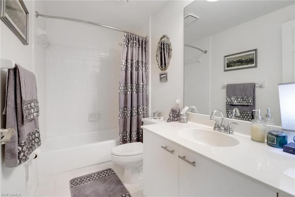 2820 Citrus Lake Dr T101, Naples, FL 34109-25