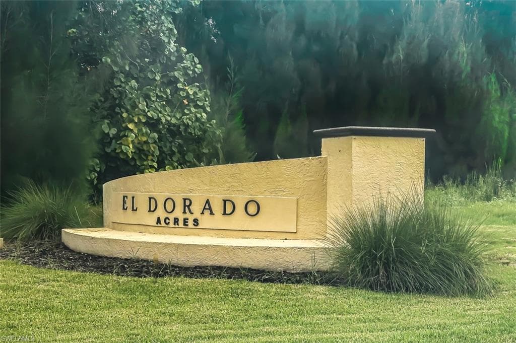4609 Santiago Ln, Bonita Springs, FL 34134-2