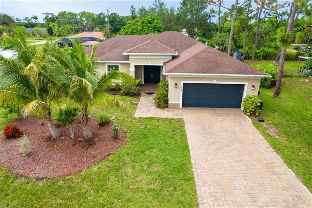 4609 Santiago Ln, Bonita Springs, FL 34134-4