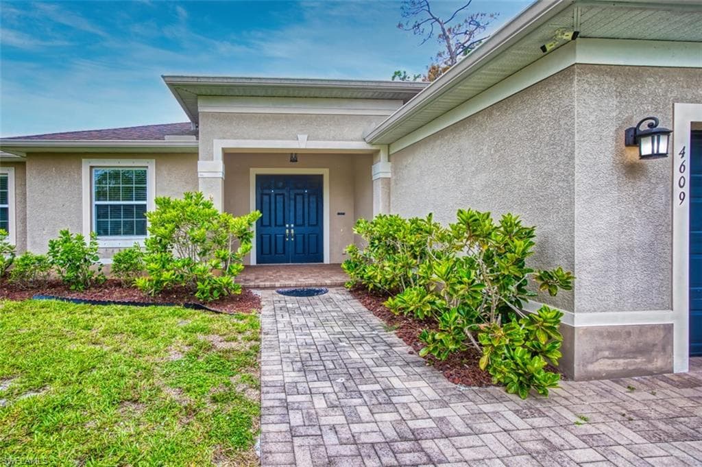 4609 Santiago Ln, Bonita Springs, FL 34134-6