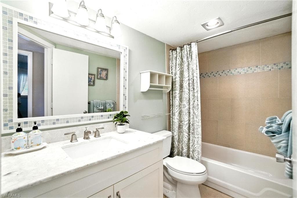 366 Charlemagne Blvd C201, Naples, FL 34112-19