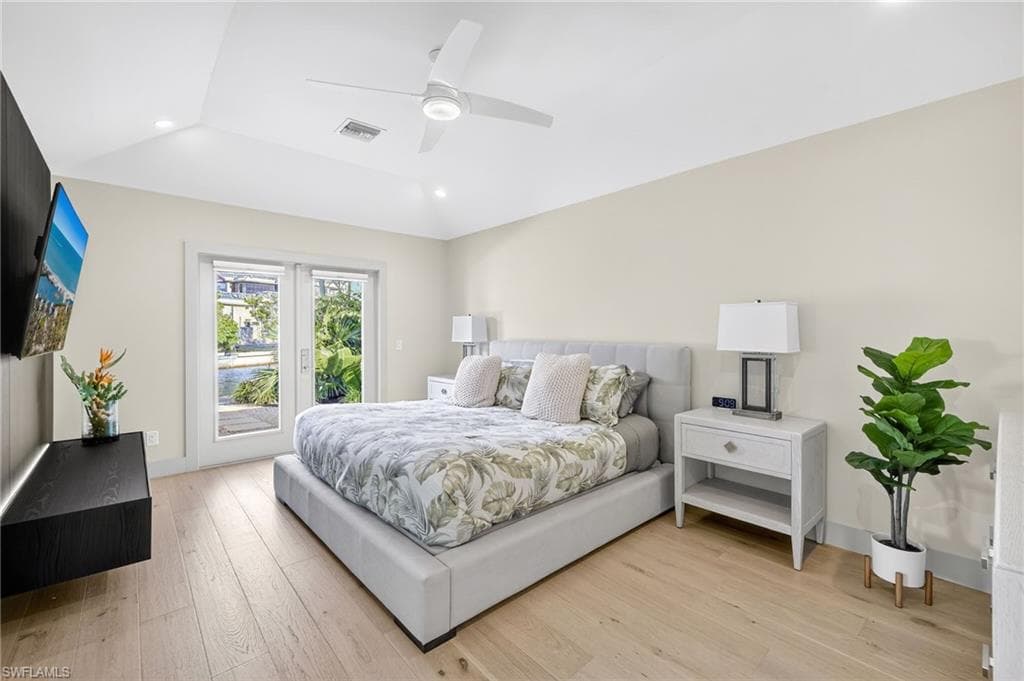 5215 Seashell Ave, Naples, FL 34103-25