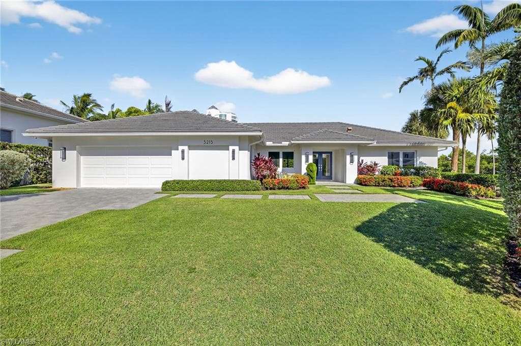 5215 Seashell Ave, Naples, FL 34103-2