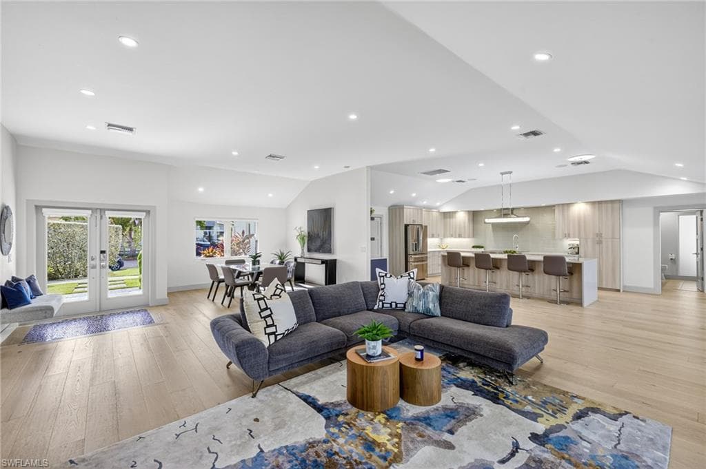 5215 Seashell Ave, Naples, FL 34103-7