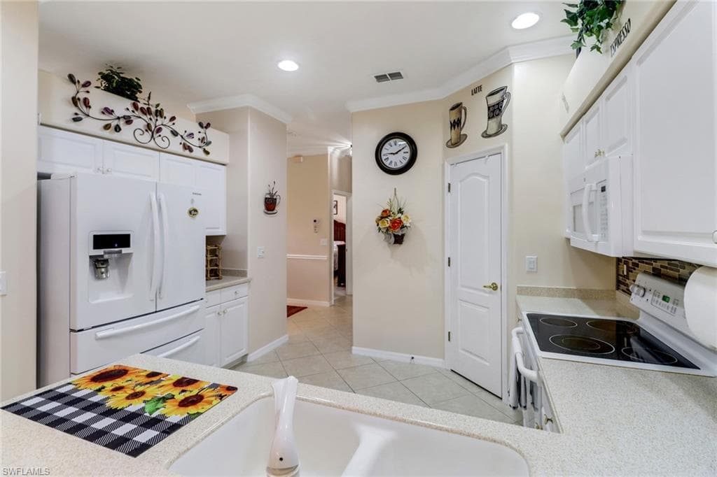 2277 Carnaby Ct, Lehigh Acres, FL 33973-10