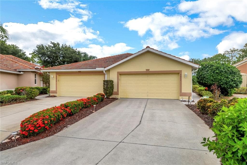 2277 Carnaby Ct, Lehigh Acres, FL 33973-2