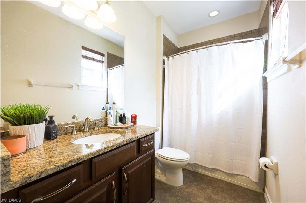 3330 Banyon Hollow Loop, North Fort Myers, FL 33903-22