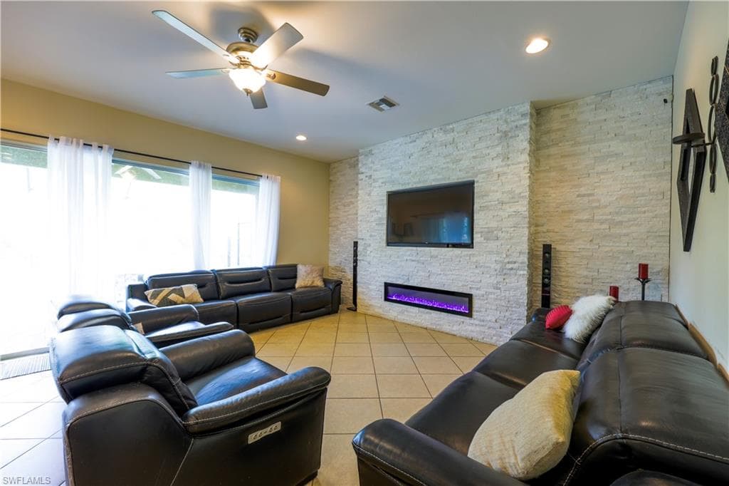 3330 Banyon Hollow Loop, North Fort Myers, FL 33903-7