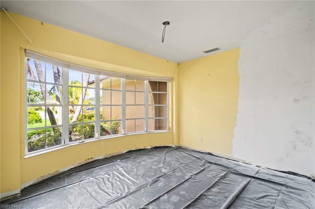 158 Palmetto Dunes Cir, Naples, FL 34113-16