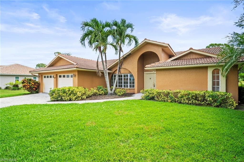 158 Palmetto Dunes Cir, Naples, FL 34113-21