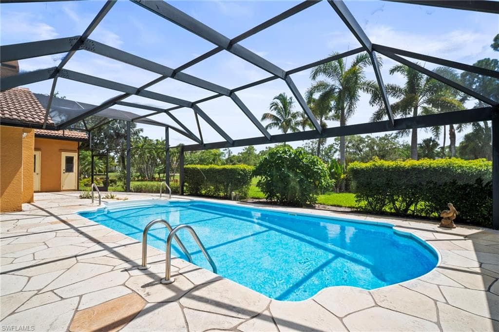 158 Palmetto Dunes Cir, Naples, FL 34113-3