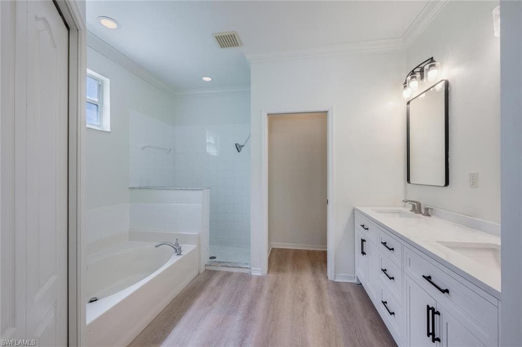 2122 Morning Sun Ln, Naples, FL 34119-20