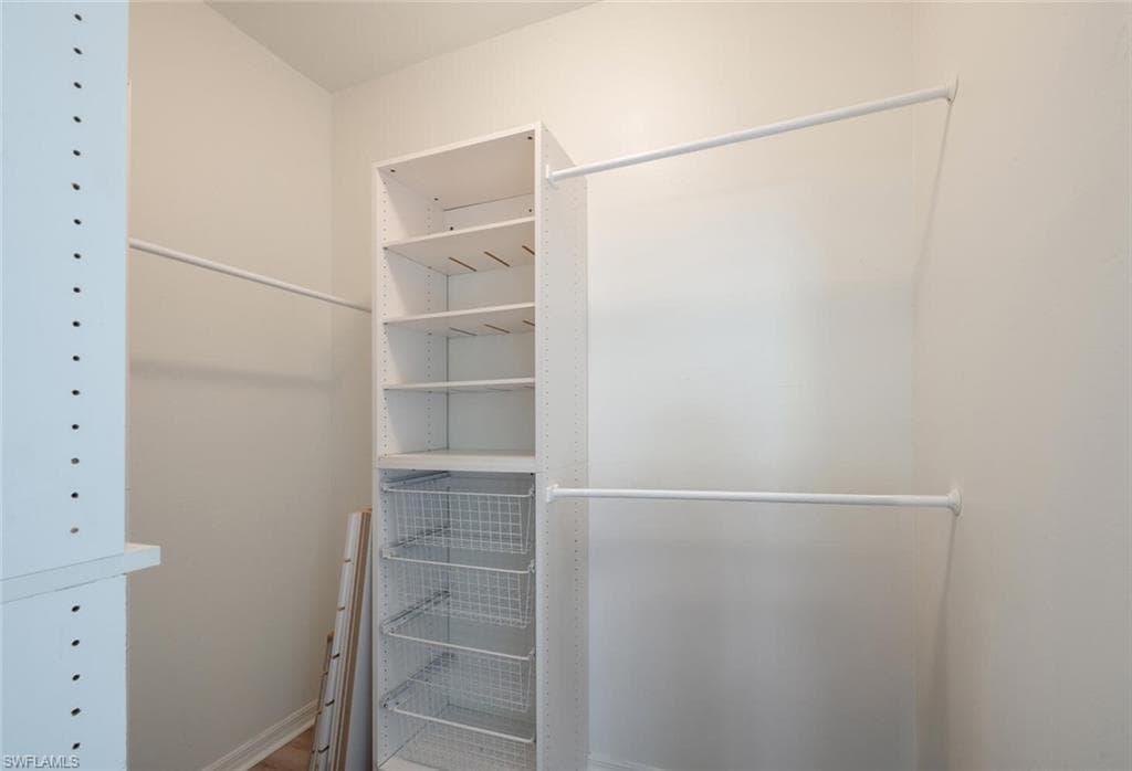 2122 Morning Sun Ln, Naples, FL 34119-21