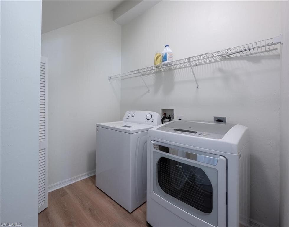 2122 Morning Sun Ln, Naples, FL 34119-27