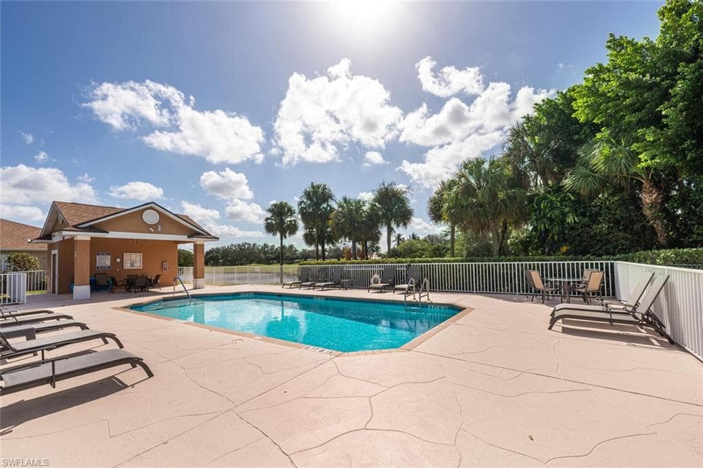 2122 Morning Sun Ln, Naples, FL 34119-36