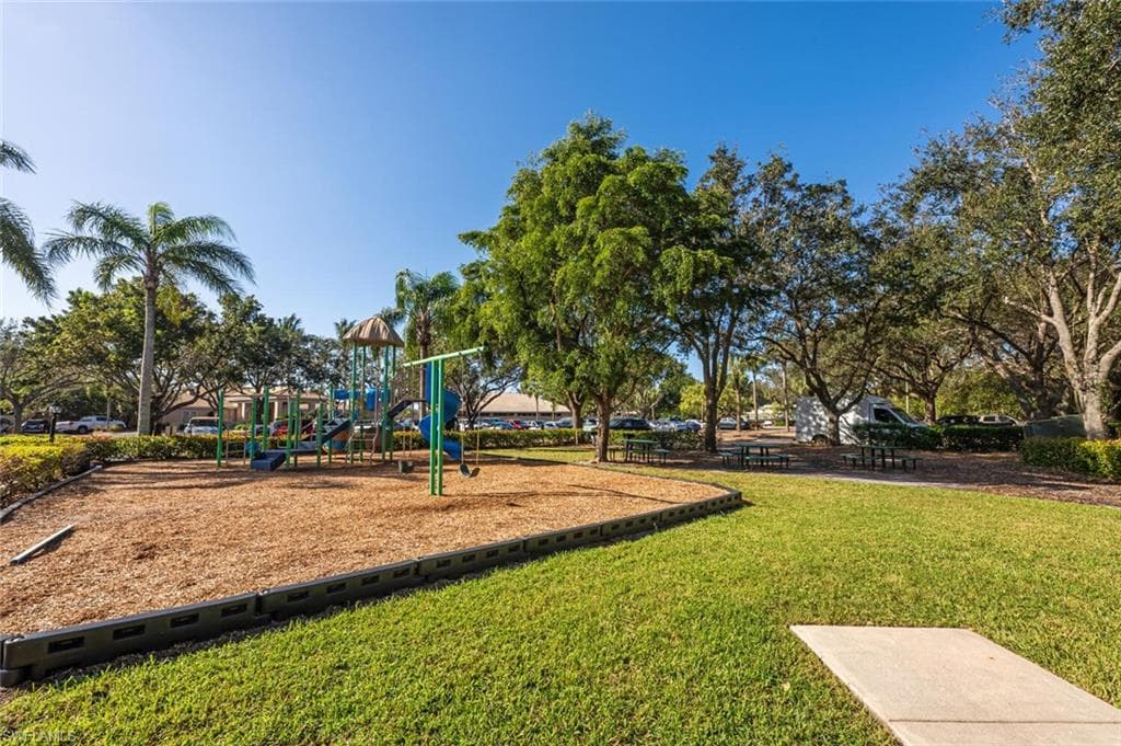 2122 Morning Sun Ln, Naples, FL 34119-43
