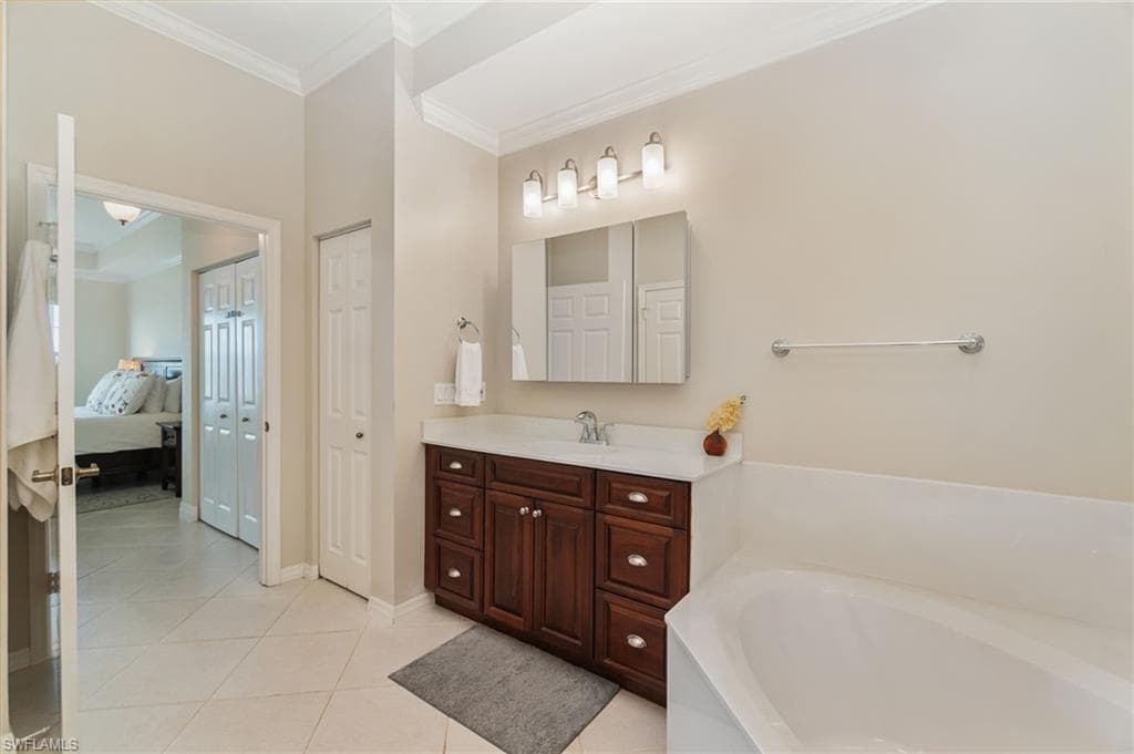 450 Bayfront Pl 4509, Naples, FL 34102-33