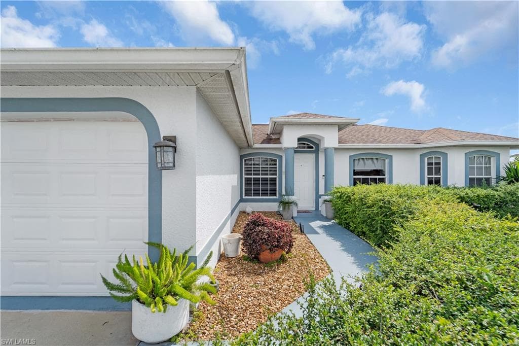 4115 10th St W, Lehigh Acres, FL 33971-4