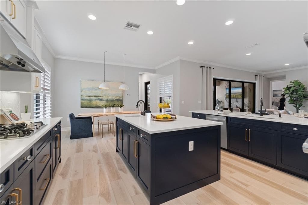 4344 Avalon Ct, Naples, FL 34119-18