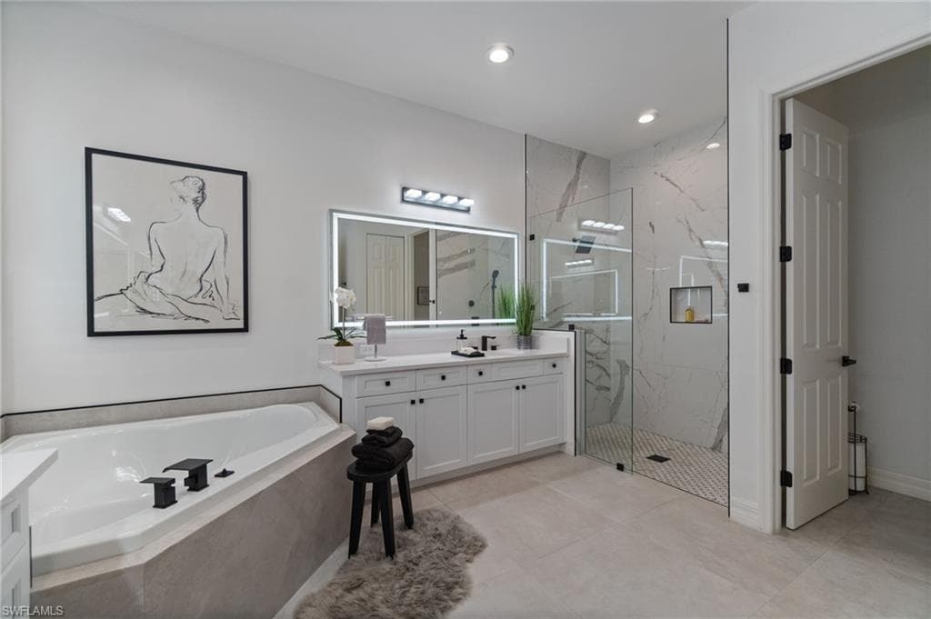 4344 Avalon Ct, Naples, FL 34119-27