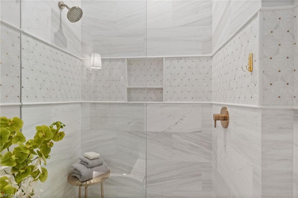 4344 Avalon Ct, Naples, FL 34119-30