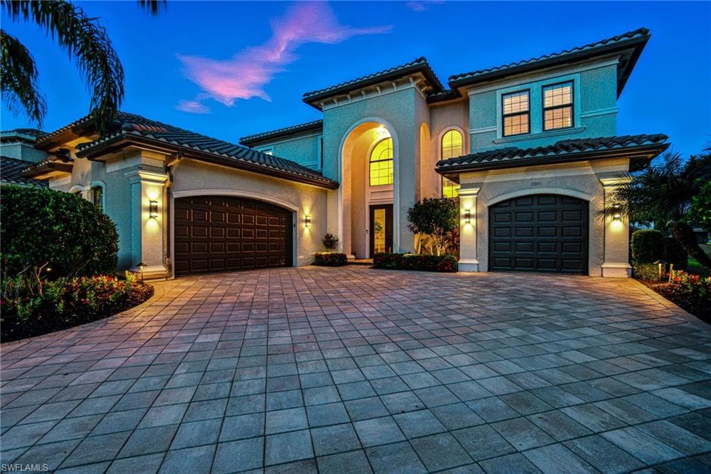 4344 Avalon Ct, Naples, FL 34119-4