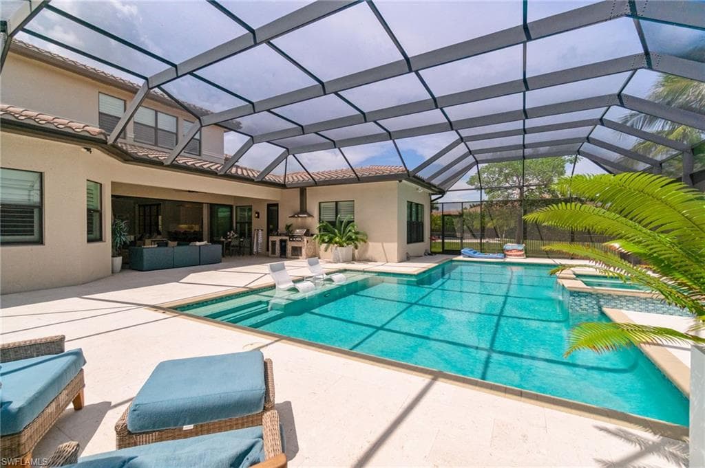 4344 Avalon Ct, Naples, FL 34119-6