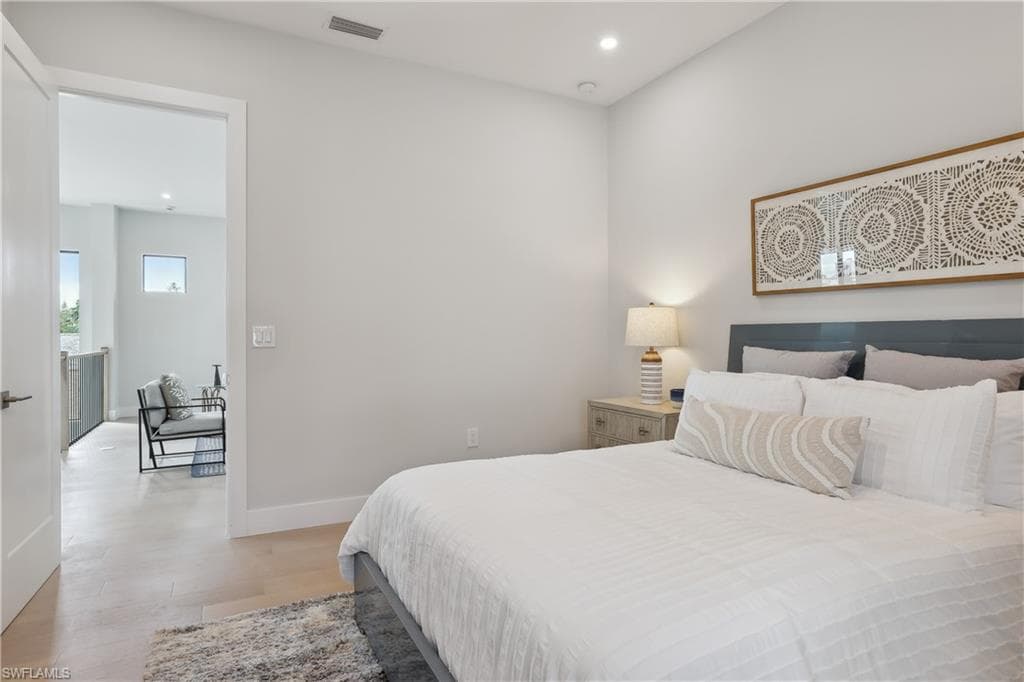 560 95th Ave N 1, Naples, FL 34108-18