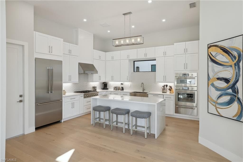 560 95th Ave N 1, Naples, FL 34108-4