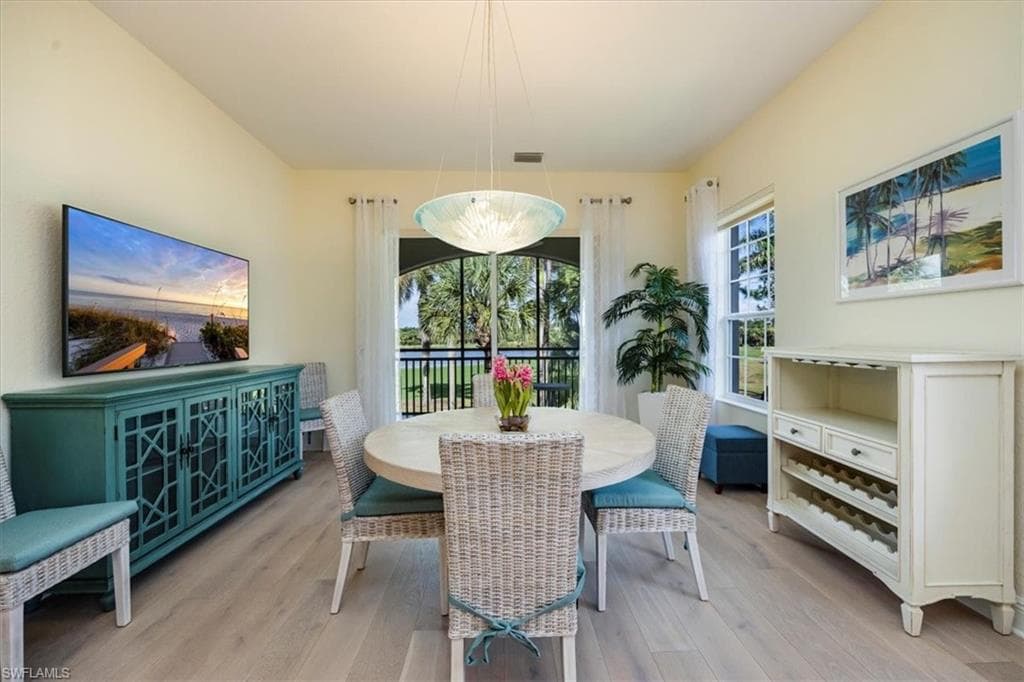 9067 Cherry Oaks Trl 202, Naples, FL 34114-9