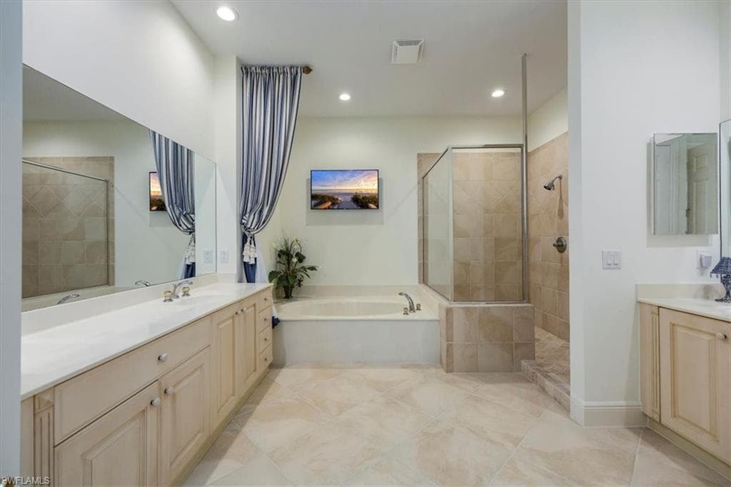 9067 Cherry Oaks Trl 202, Naples, FL 34114-15