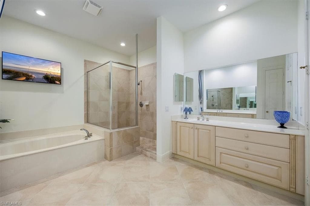 9067 Cherry Oaks Trl 202, Naples, FL 34114-16