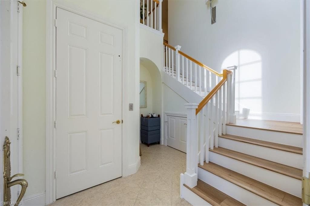 9067 Cherry Oaks Trl 202, Naples, FL 34114-3