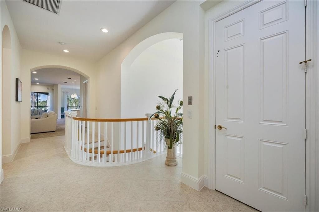 9067 Cherry Oaks Trl 202, Naples, FL 34114-4