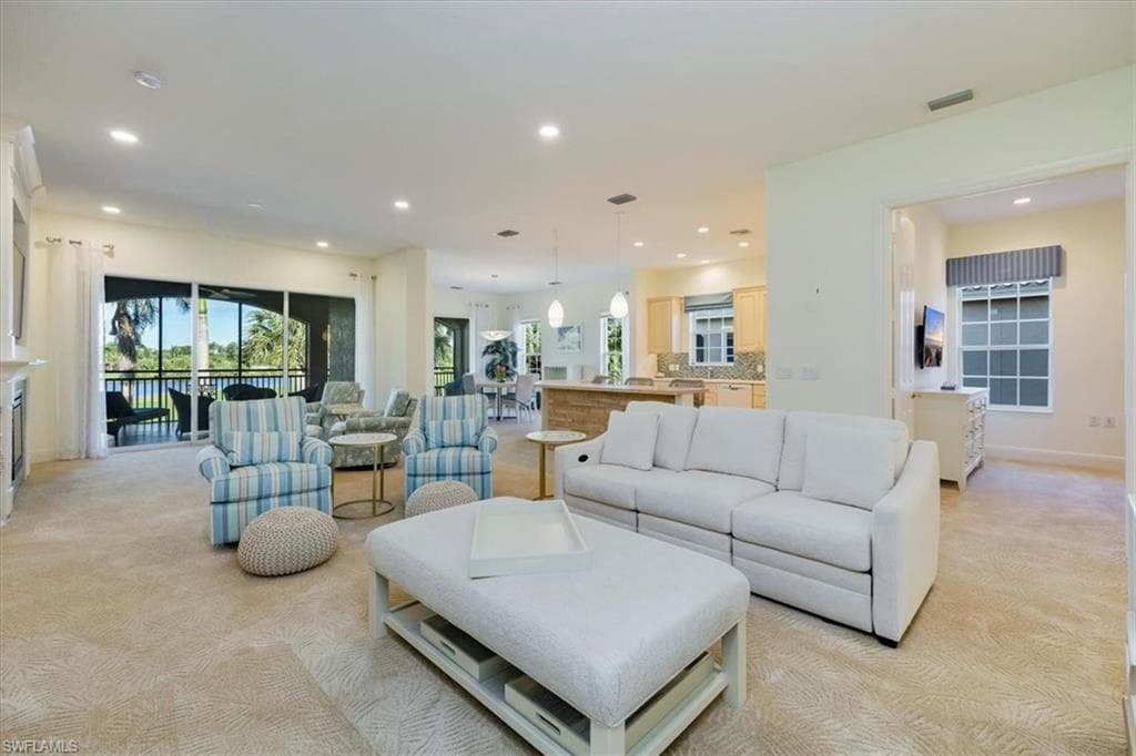 9067 Cherry Oaks Trl 202, Naples, FL 34114-5