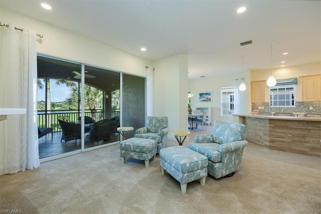 9067 Cherry Oaks Trl 202, Naples, FL 34114-7